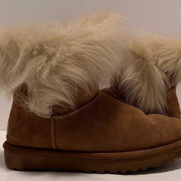 UGG MILLA WOMEN ANKEL BOOTS SUEDE EXPOSED FUR CHESTNUT US 7 - Picture 3 of 10